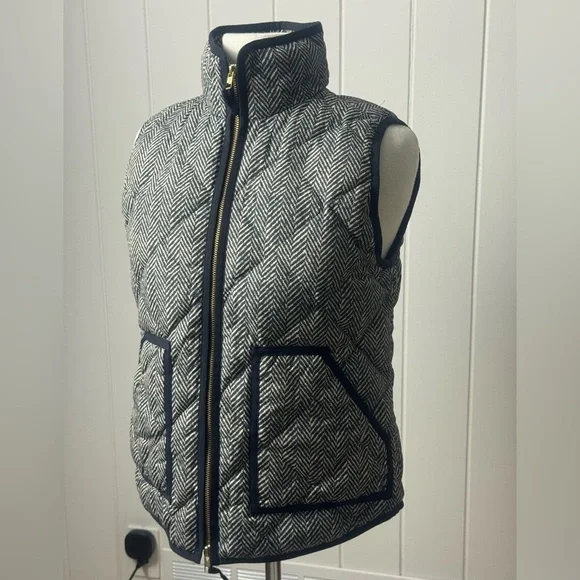 J.Crew Herringbone Quilted Puffer Vest – Black/Cream, Women’s S (Down Fill) - Picture 3 of 8